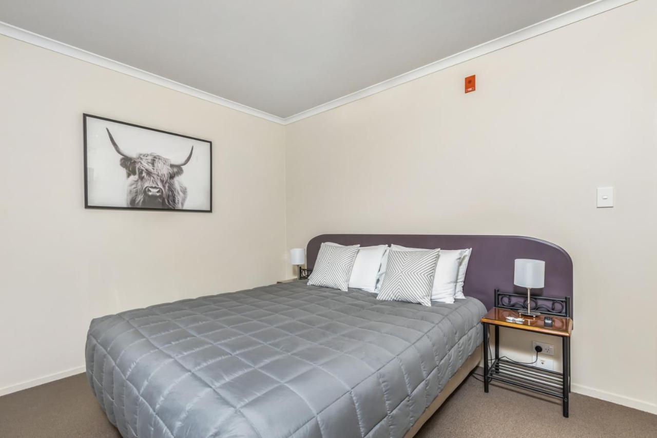 Bk'S Chardonnay Motor Lodge Мастертон Экстерьер фото