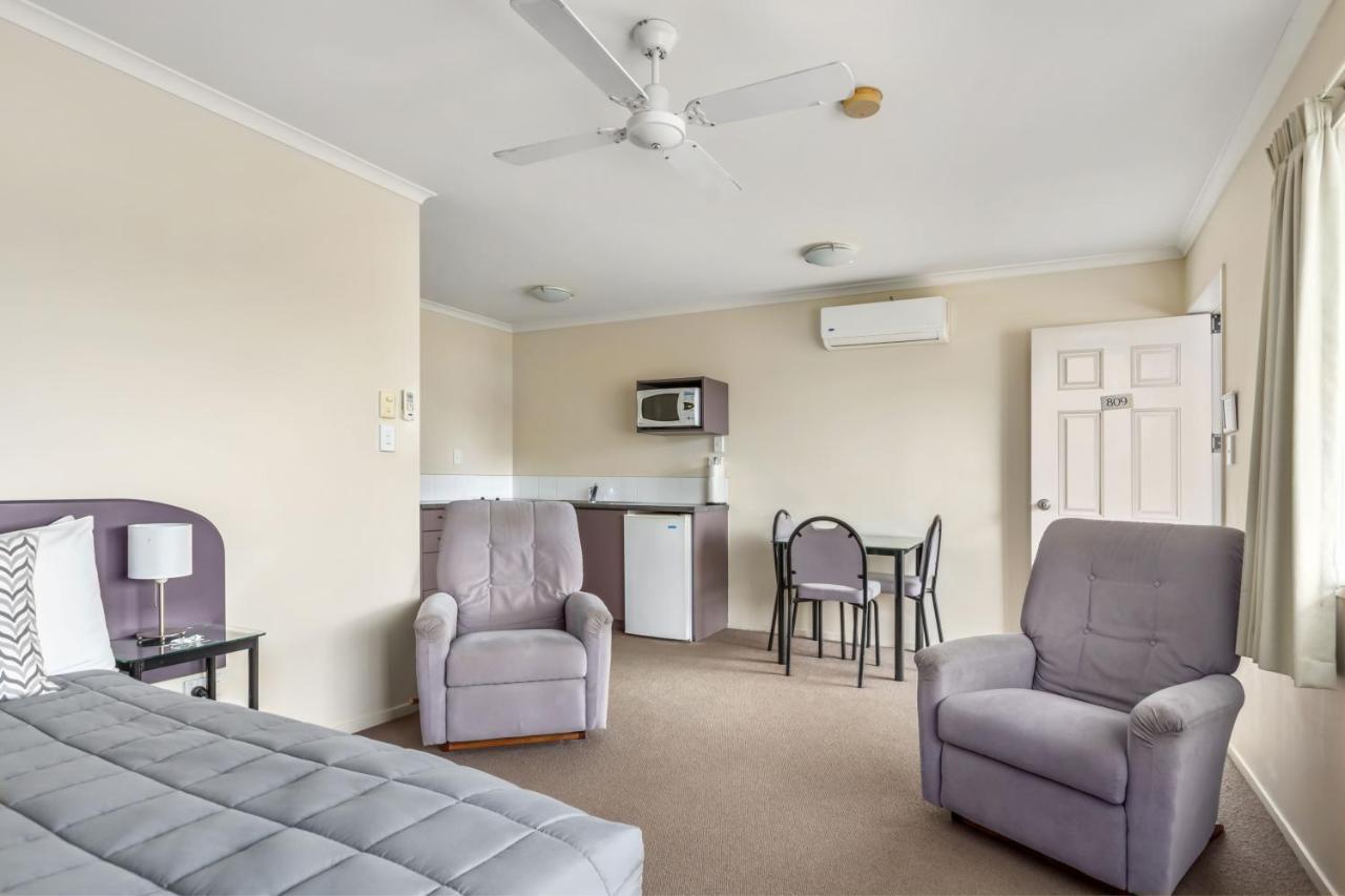 Bk'S Chardonnay Motor Lodge Мастертон Экстерьер фото